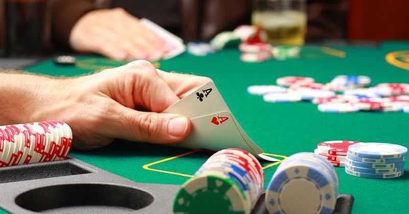 Lời khuyên khi chơi poker tại casino online